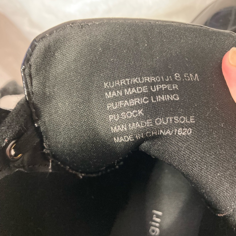 Madden Girl Black Chunky Combat Boots
8.5 M
Faux Leather Lace Up - Picture 7 of 12